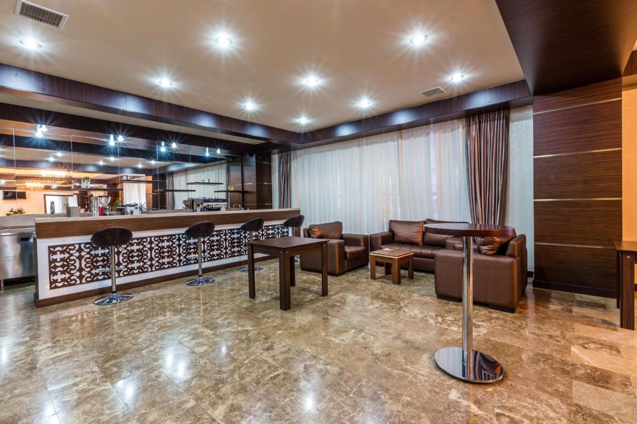 Mont Inn Hotel Баку Екстериор снимка